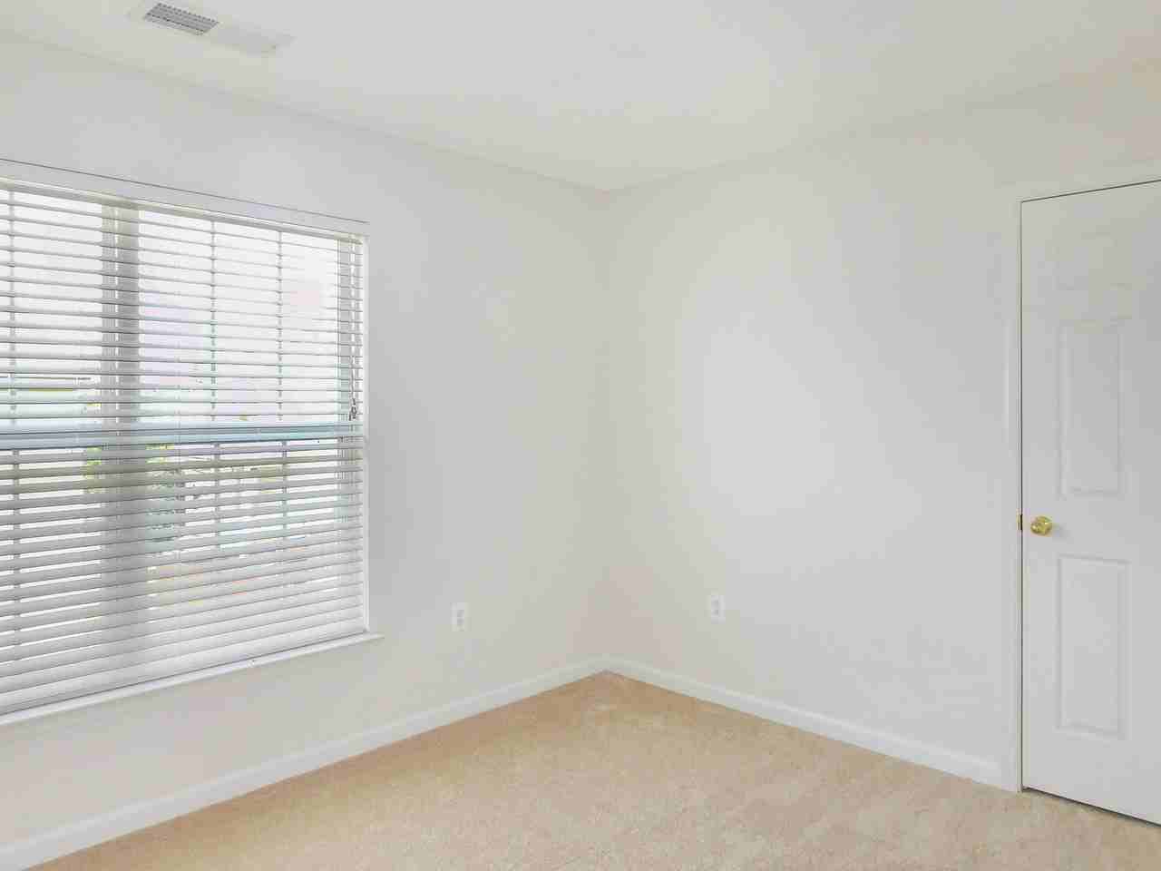21310 Jettison Ct - Photo 6 of 16
