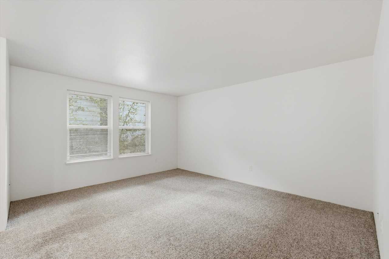 Barbur Heights Apartments - Photo 6 of 25