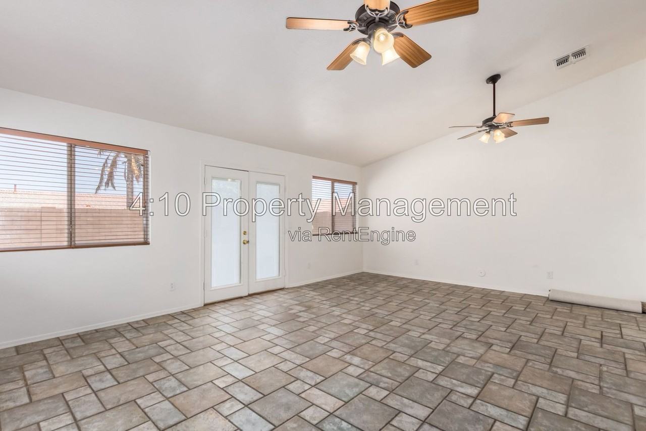 30725 N Royal Oak Way - Photo 7 of 28