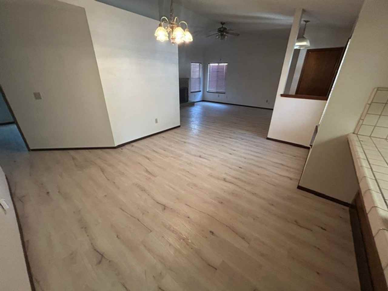 6025 W Paradise Ave - Photo 2 of 11