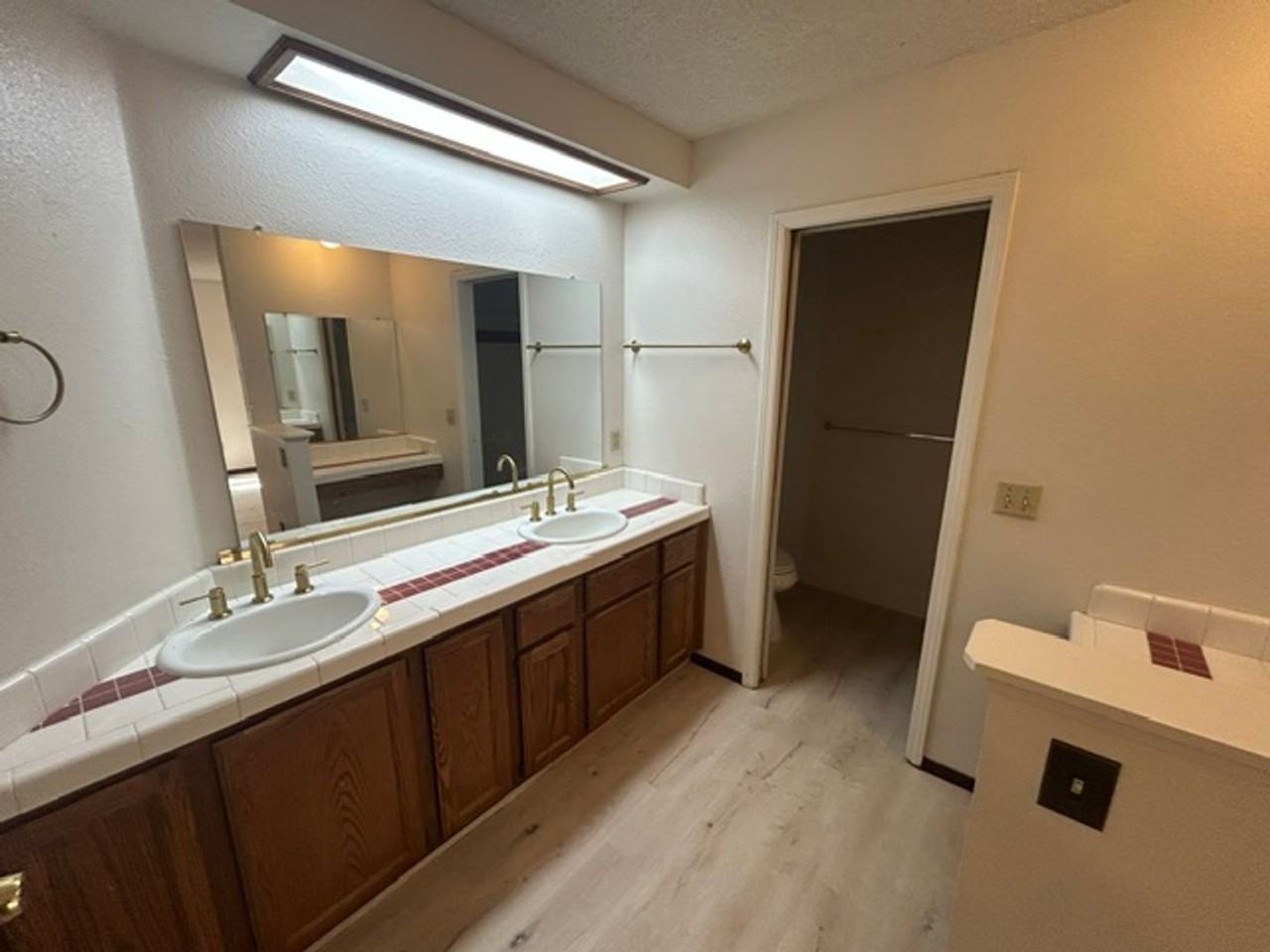 6025 W Paradise Ave - Photo 4 of 11