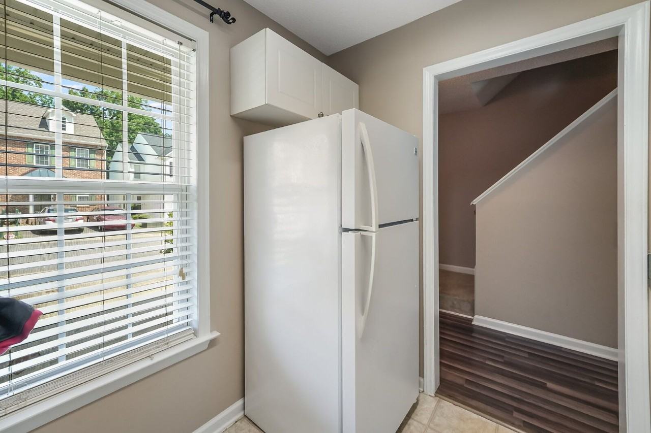 2432 Bay Harbor Dr - Photo 6 of 25