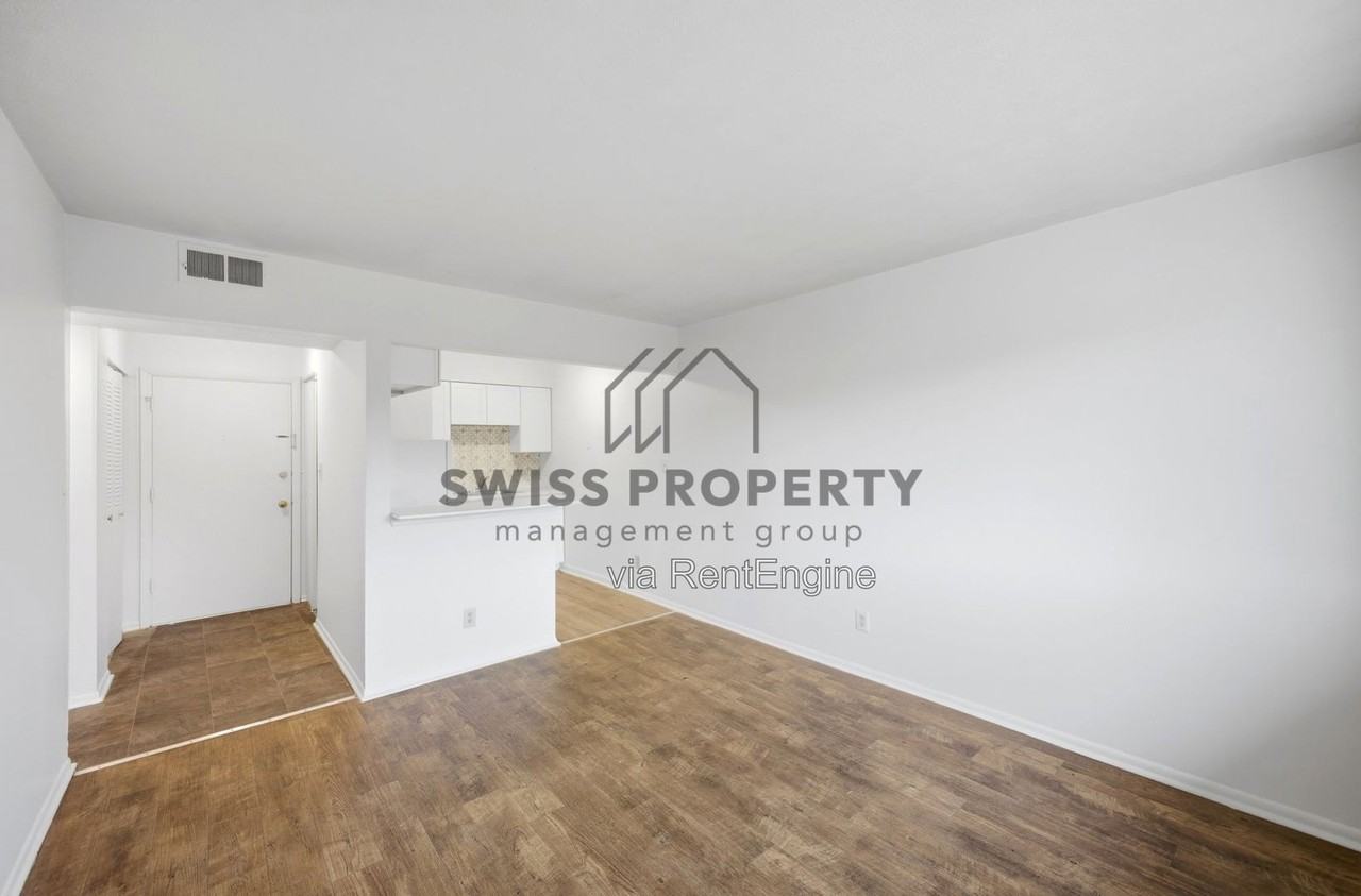 542 Riverview Dr #B2 - Photo 3 of 12