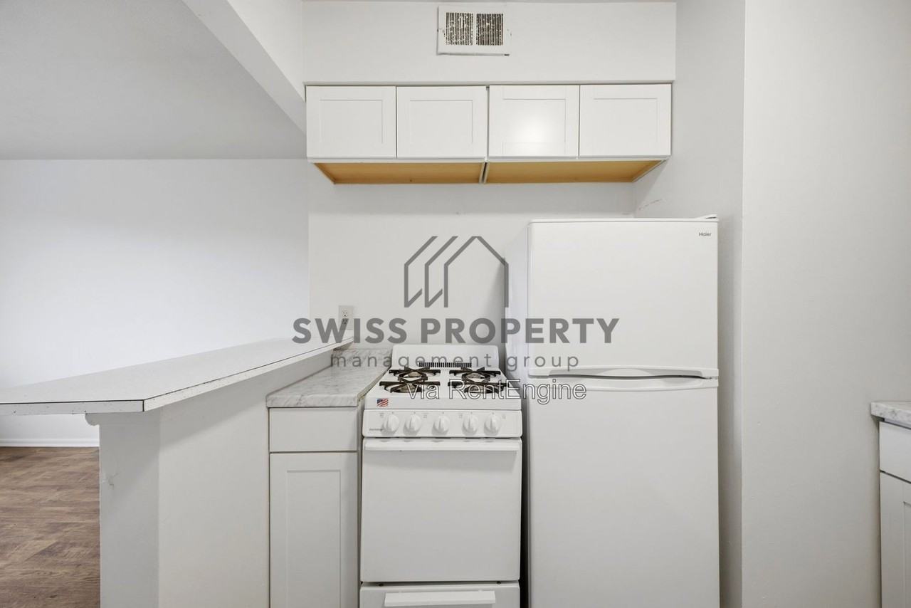 542 Riverview Dr #B2 - Photo 4 of 12