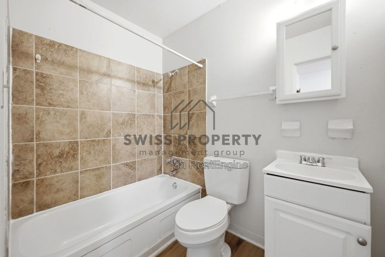 542 Riverview Dr #B2 - Photo 7 of 12