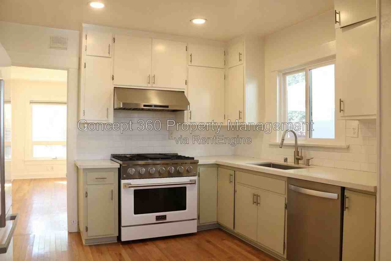 4727 E Colorado St #B - Photo 4 of 15