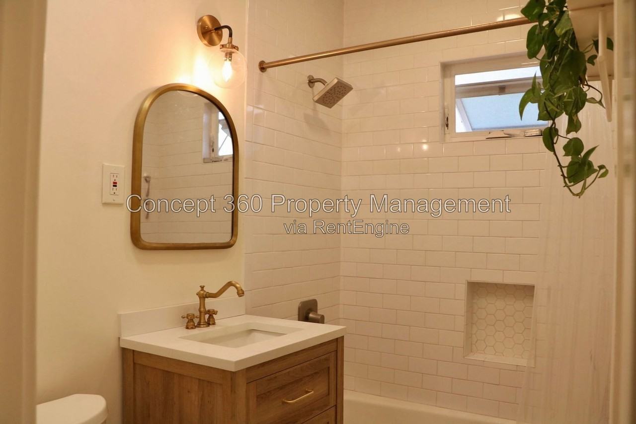 4727 E Colorado St #B - Photo 7 of 15