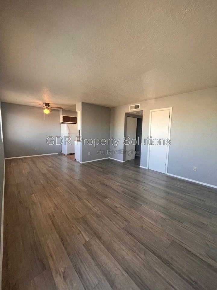 128 General Arnold St Ne #3 - Photo 3 of 19