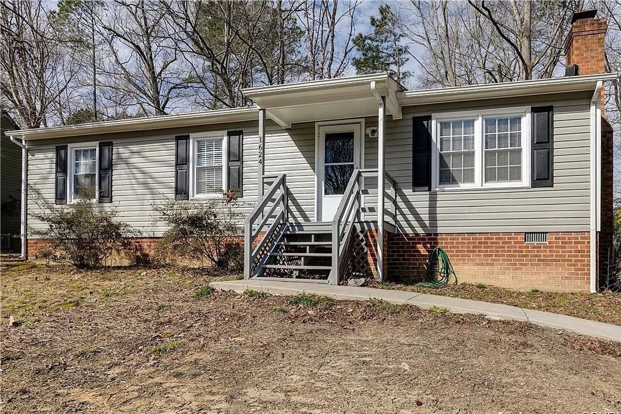 1624 Mountain Pine Ter - Photo 3 of 20