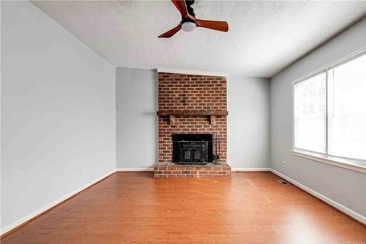 1624 Mountain Pine Ter - Photo 5 of 20