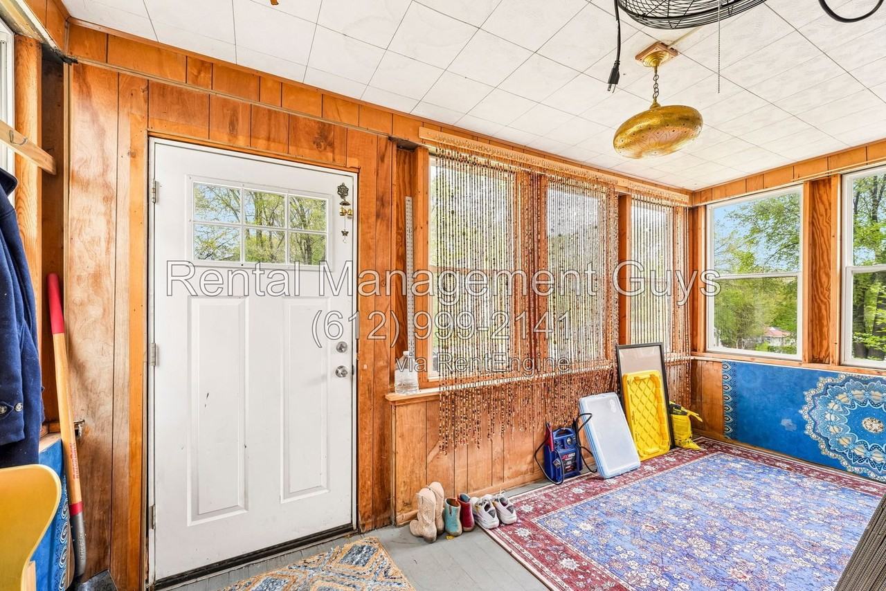 1074 Euclid St - Photo 2 of 25