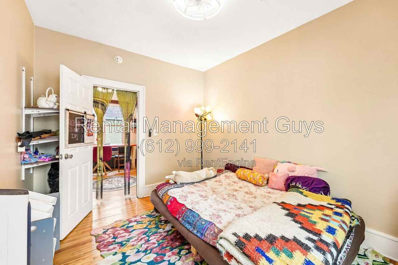 1074 Euclid St - Photo 3 of 25