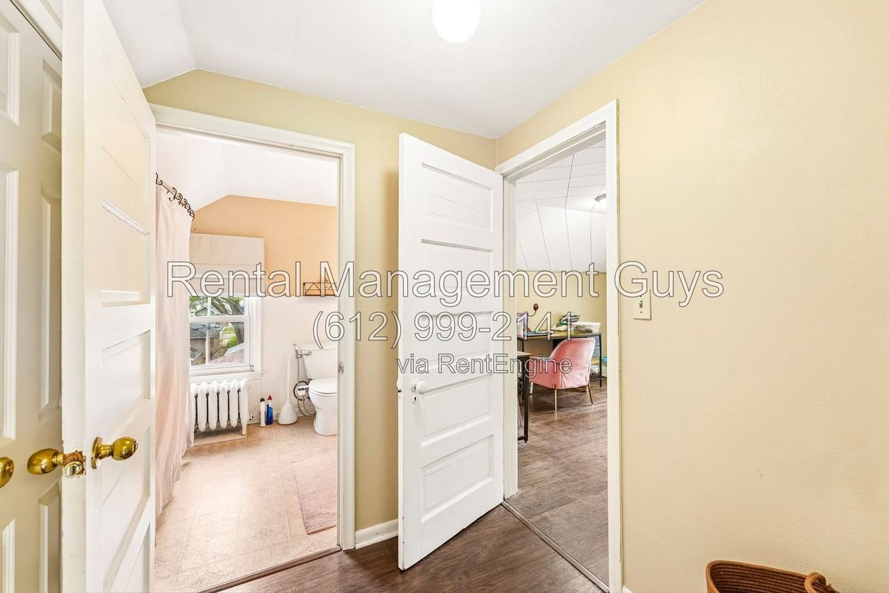 1074 Euclid St - Photo 7 of 25