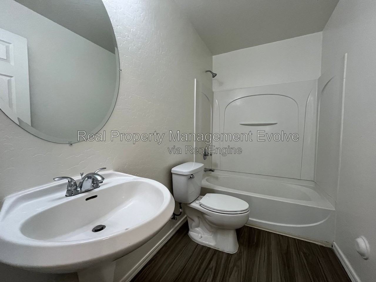 7347 N 72nd Dr - Photo 6 of 38