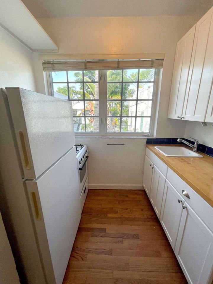 743 15th St #12 - Photo 3 of 13