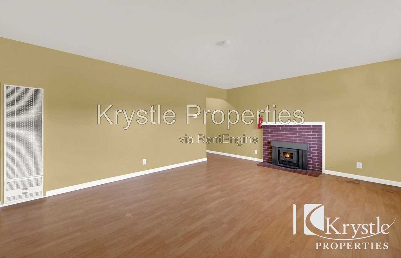 2444 Springs Rd - Photo 2 of 15