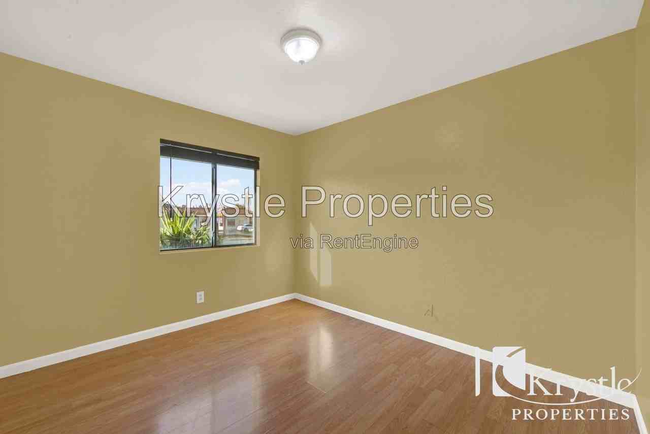 2444 Springs Rd - Photo 4 of 15