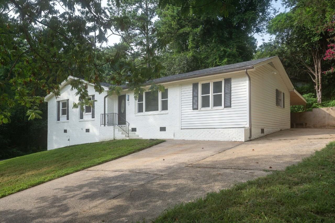 1 Westbury Pl - Photo 3 of 28