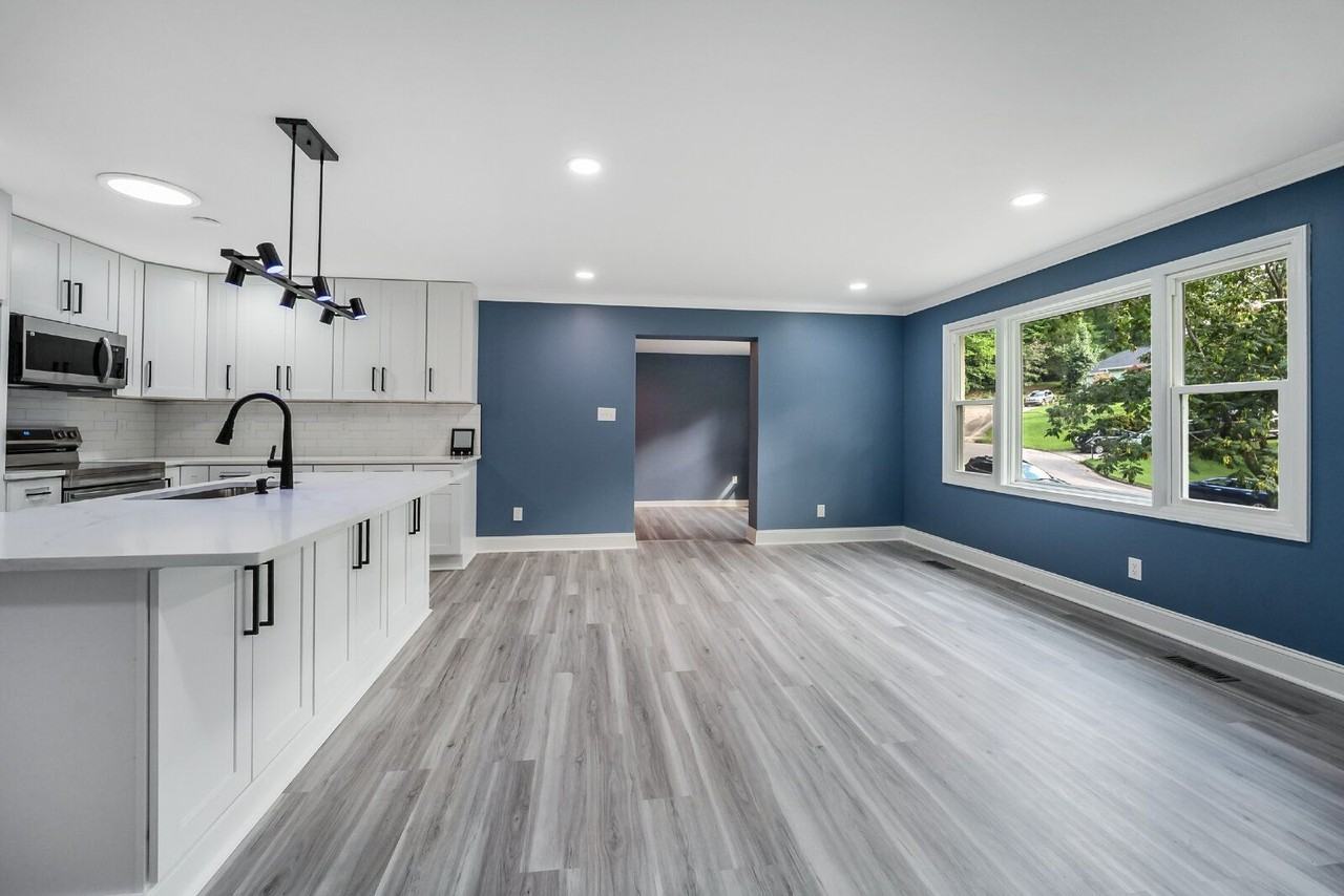1 Westbury Pl - Photo 7 of 28