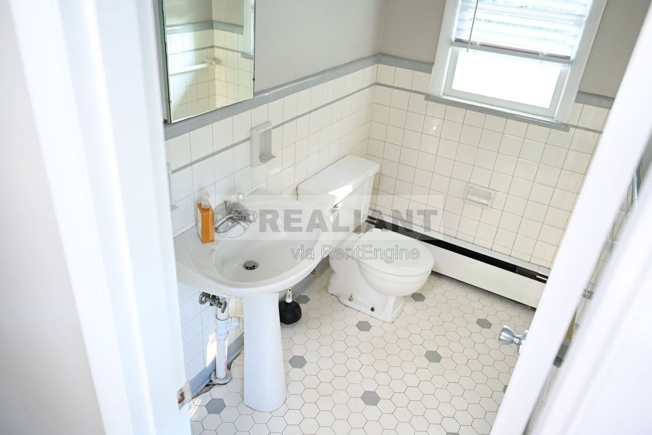 517 N 3rd St - Photo 4 of 50