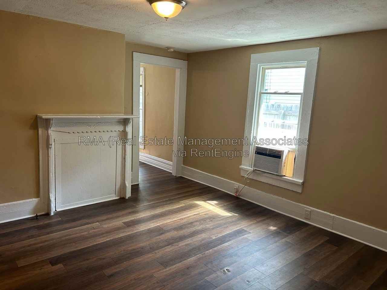 840 Friedman St - Photo 2 of 5
