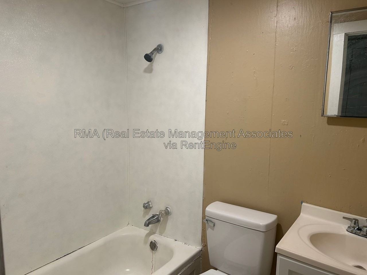 840 Friedman St - Photo 5 of 5