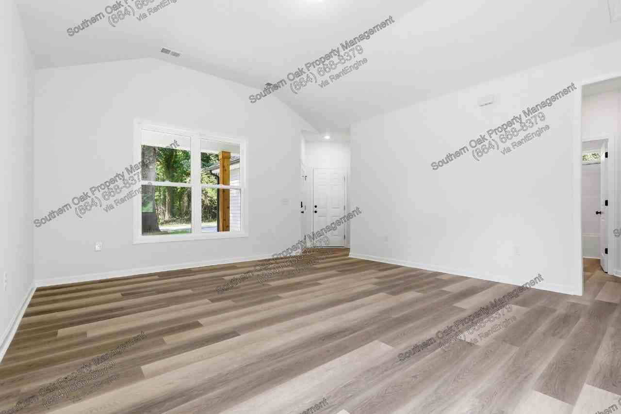 209 Poplar Ln - Photo 5 of 24