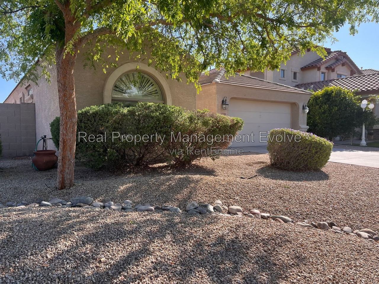 16115 W Durango St - Photo 3 of 38
