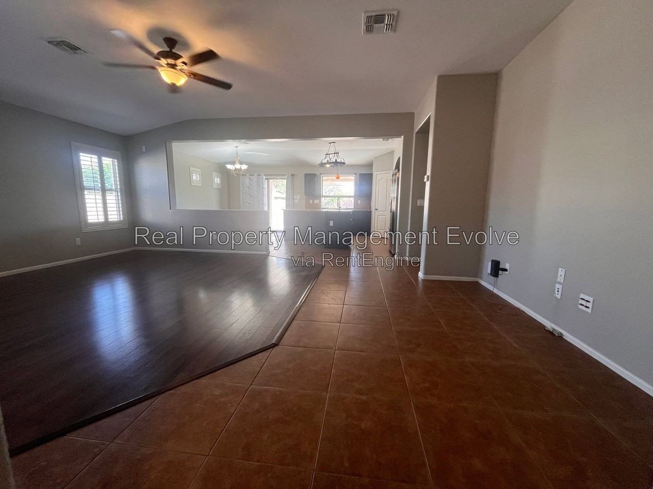 16115 W Durango St - Photo 4 of 38