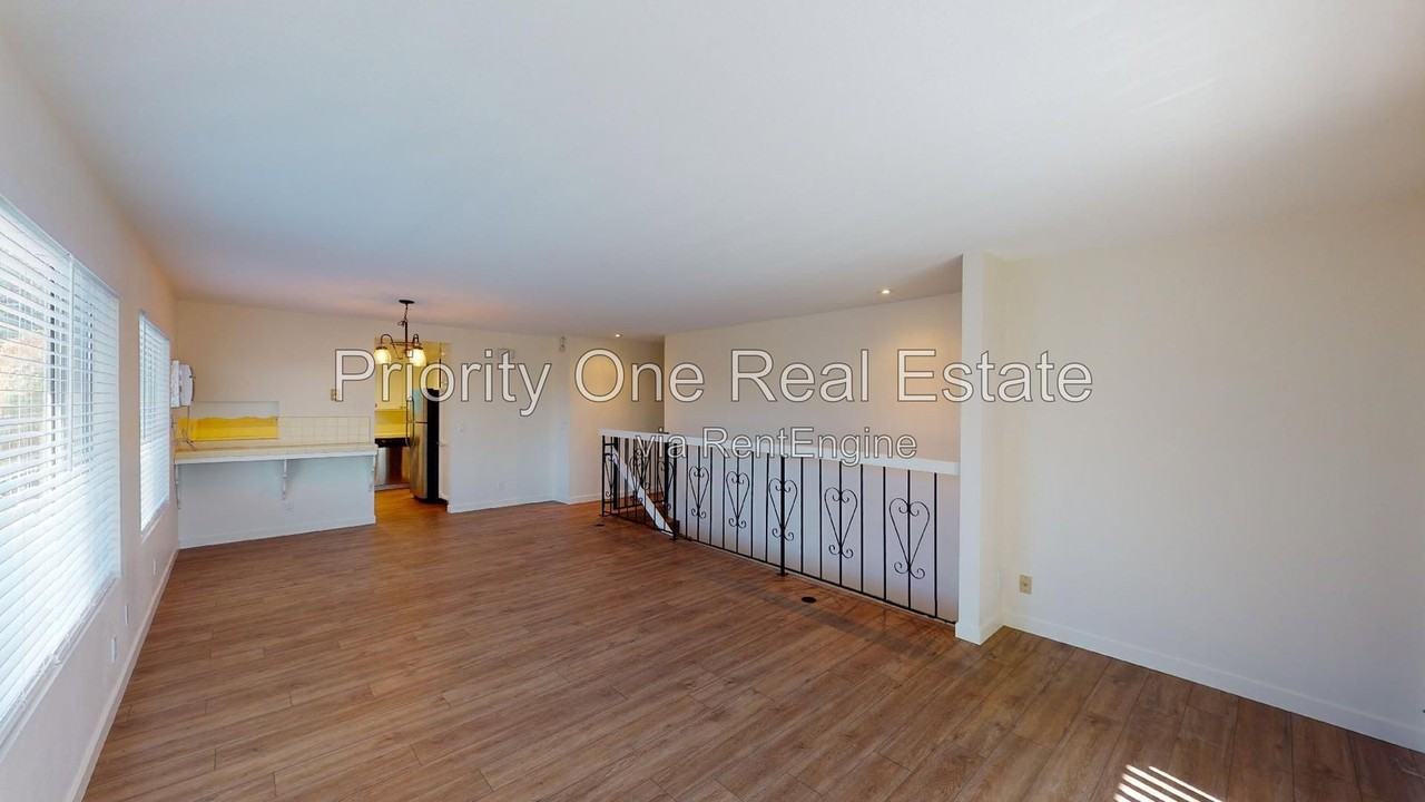 4476 33rd Pl #B - Photo 3 of 41