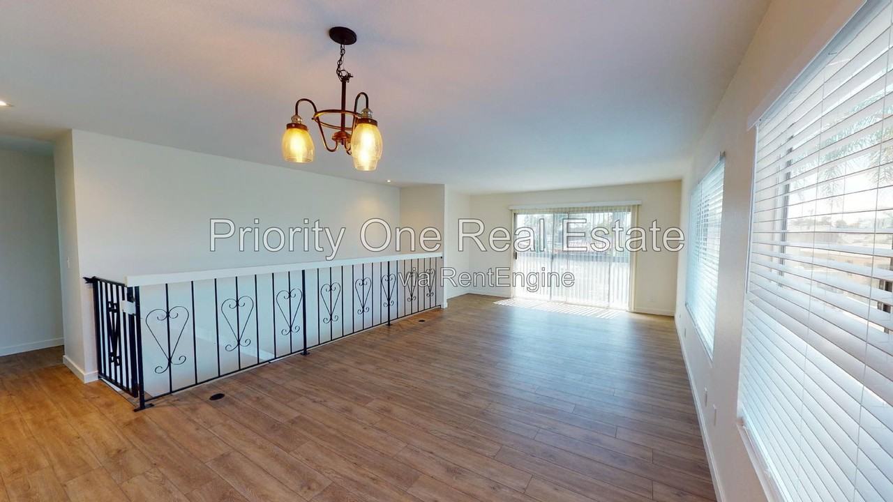 4476 33rd Pl #B - Photo 4 of 41