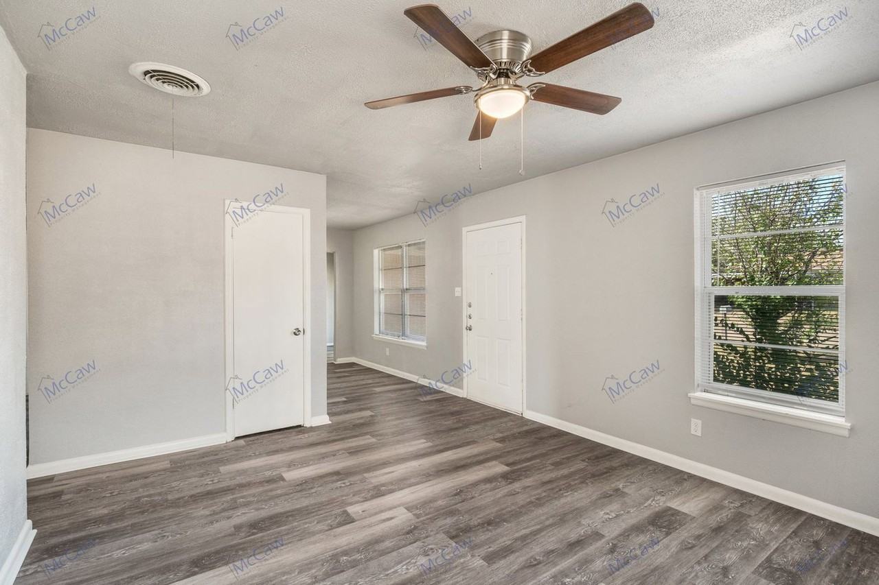 811 Vogel St - Photo 3 of 20