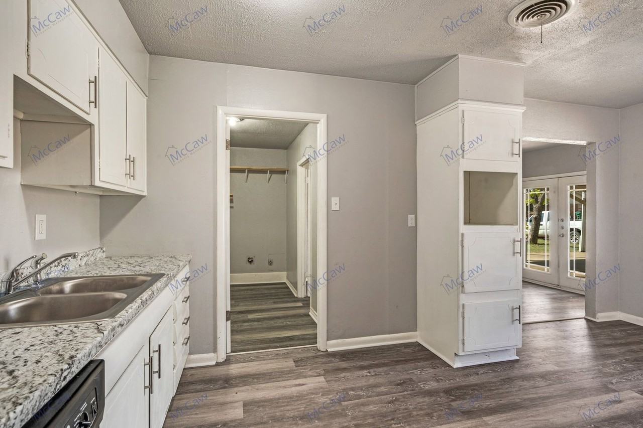 811 Vogel St - Photo 5 of 20