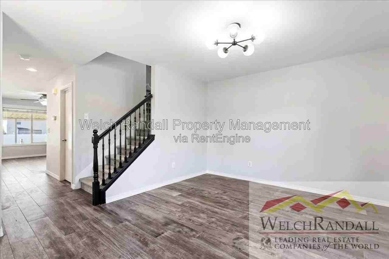 430 Lincolnshire Way - Photo 7 of 37