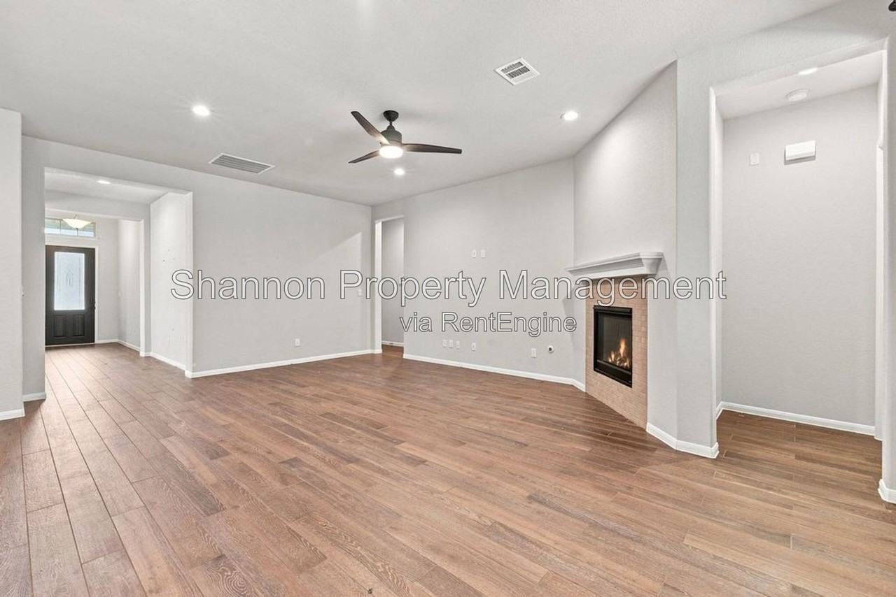 7602 Mesquite Hill Ln - Photo 3 of 24