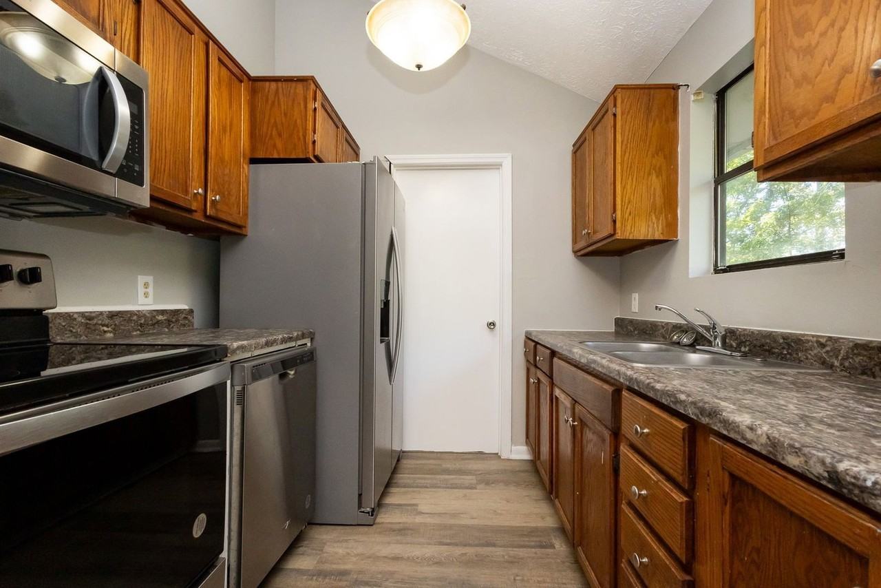 13797 Tanoka Ct - Photo 3 of 23