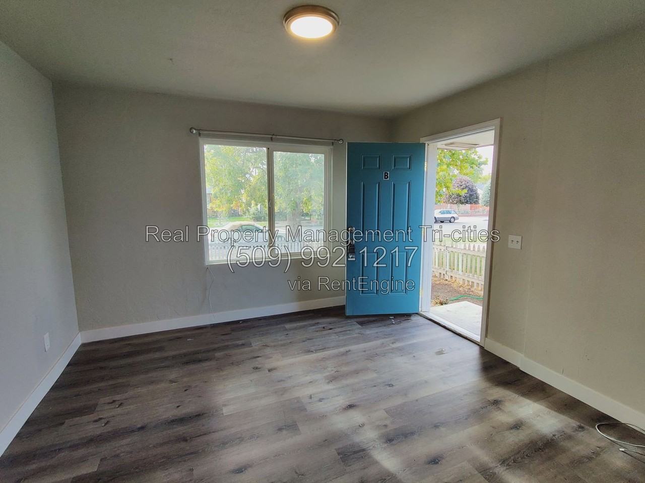 1311 W Shoshone St #B - Photo 2 of 8