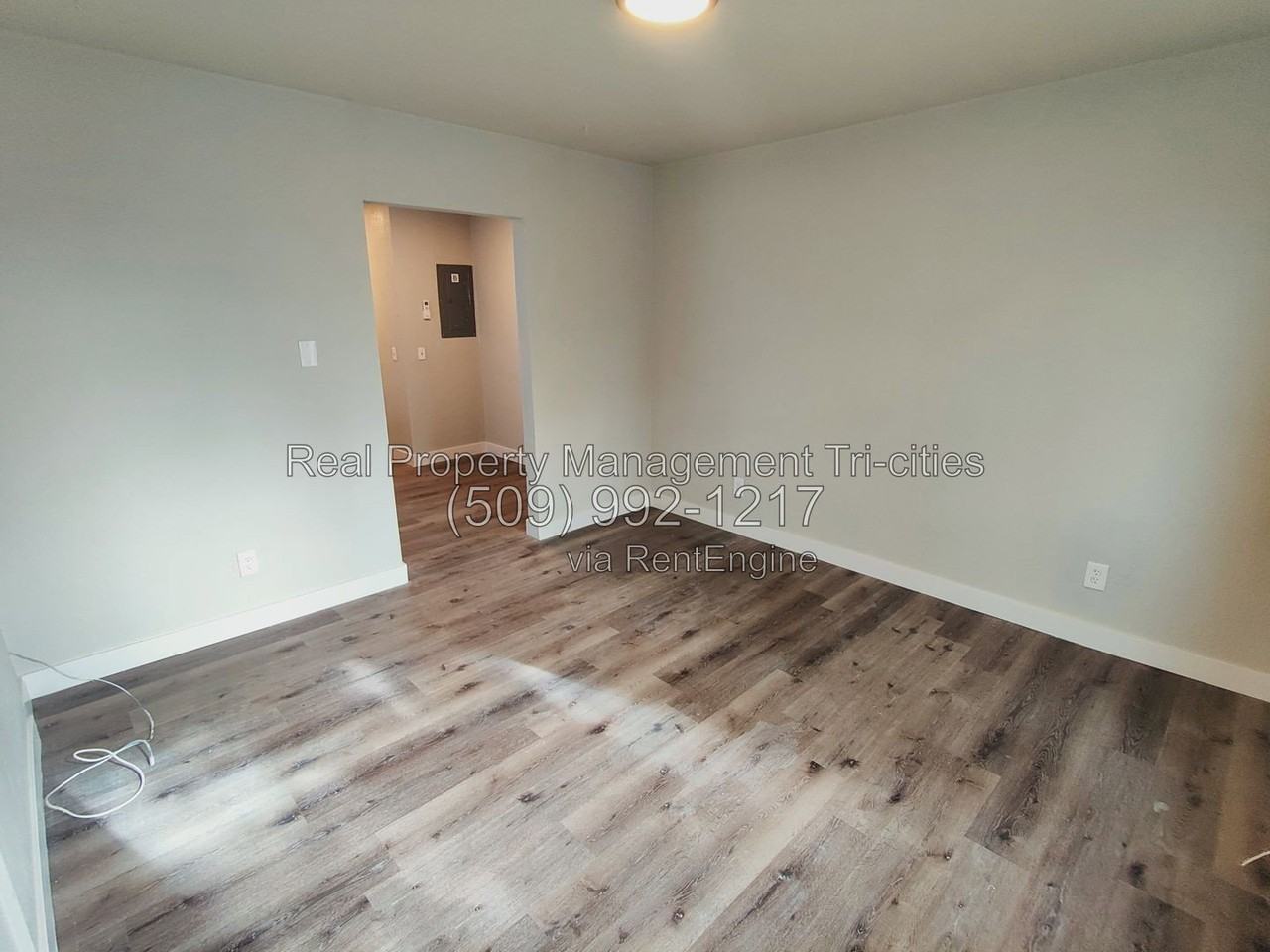 1311 W Shoshone St #B - Photo 3 of 8