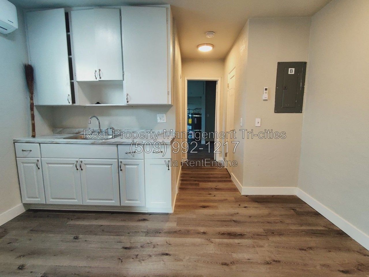 1311 W Shoshone St #B - Photo 4 of 8