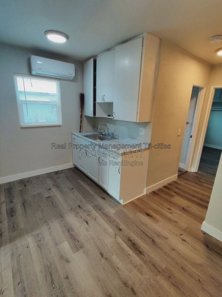 1311 W Shoshone St #B - Photo 5 of 8