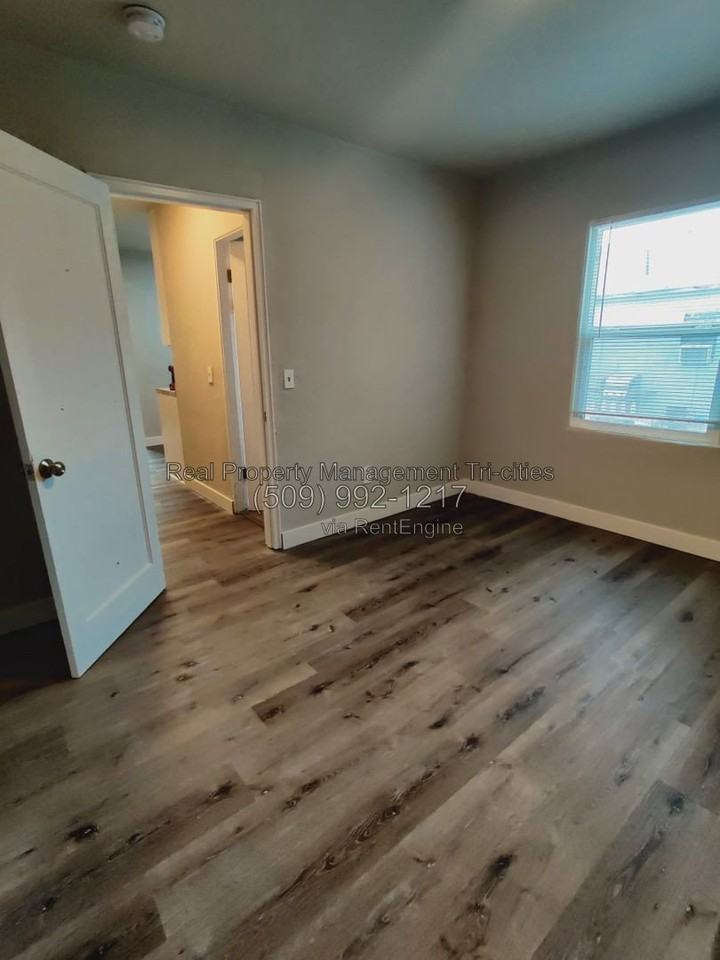 1311 W Shoshone St #B - Photo 7 of 8