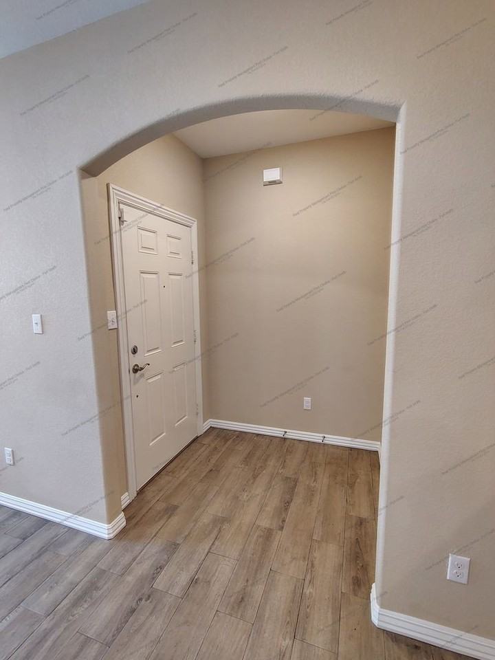9716 Haven Blvd - Photo 2 of 25