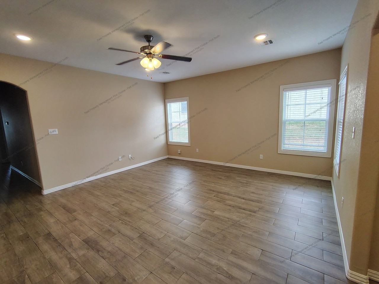 9716 Haven Blvd - Photo 3 of 25