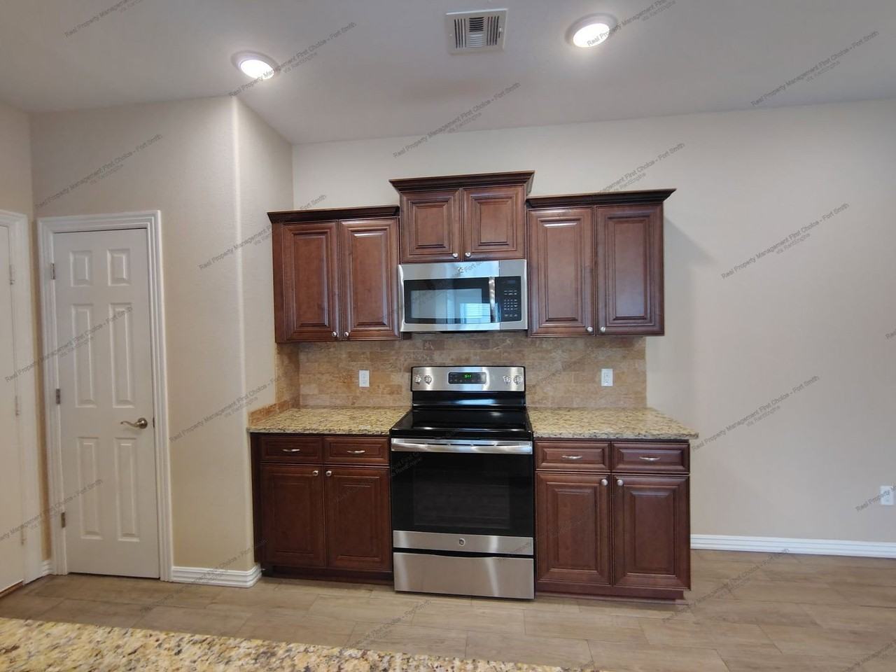9716 Haven Blvd - Photo 7 of 25