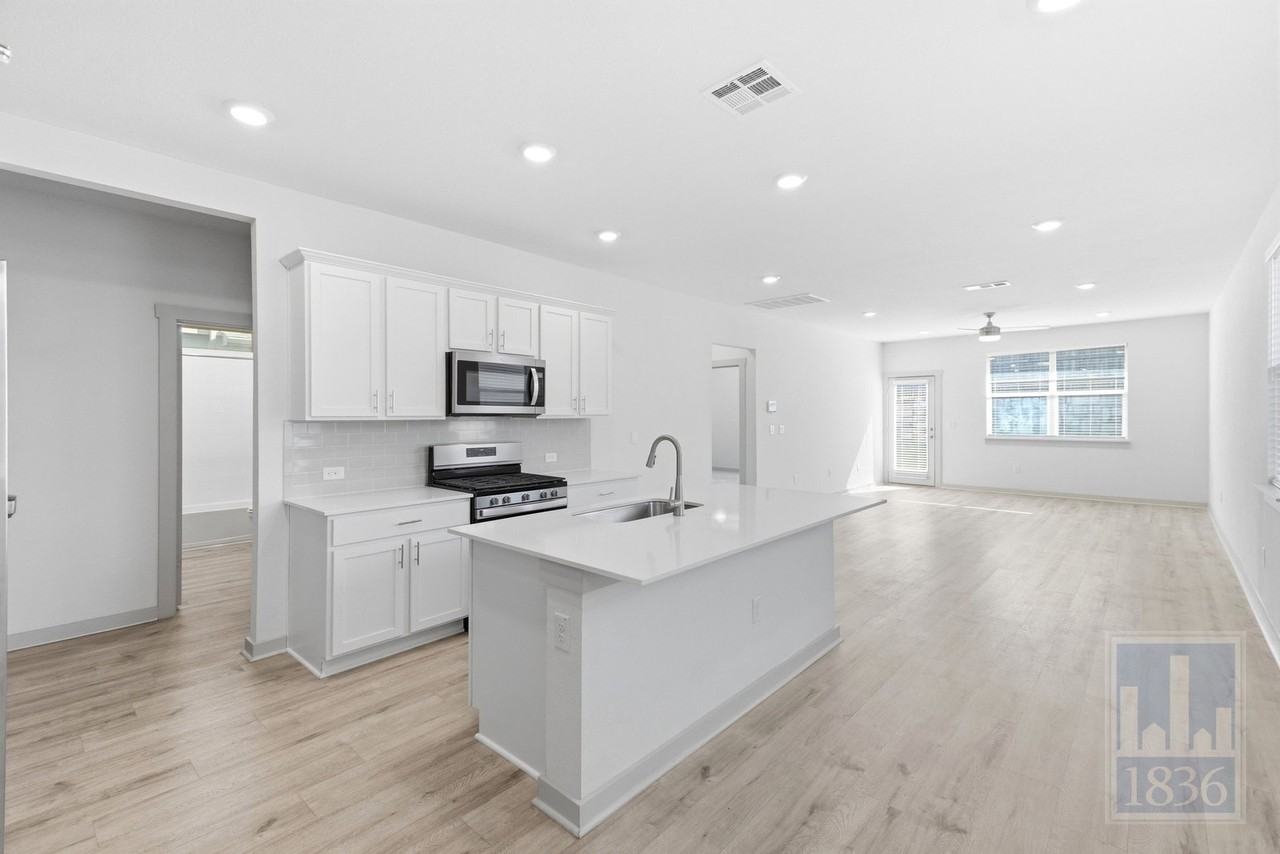 8129 Linnie Ln - Photo 2 of 50