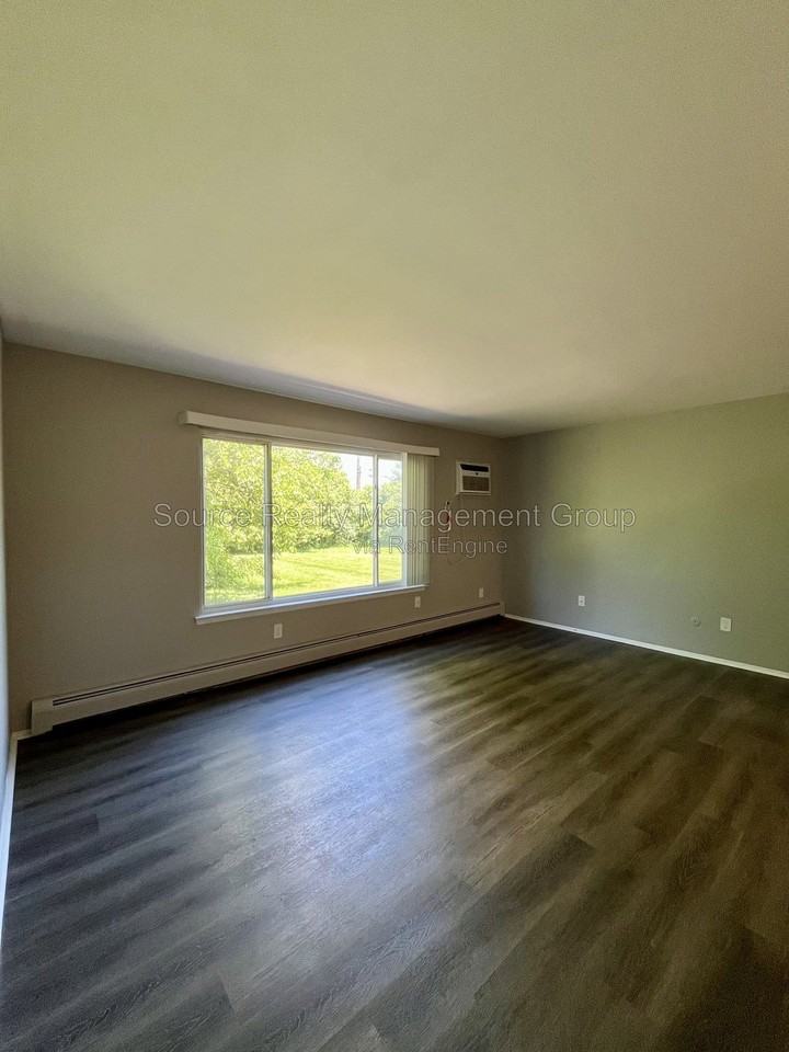 18646 Van Horn Rd #4 - Photo 2 of 9