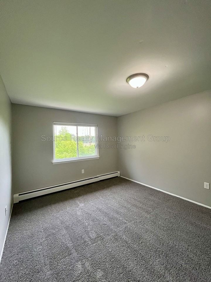 18646 Van Horn Rd #8 - Photo 6 of 9