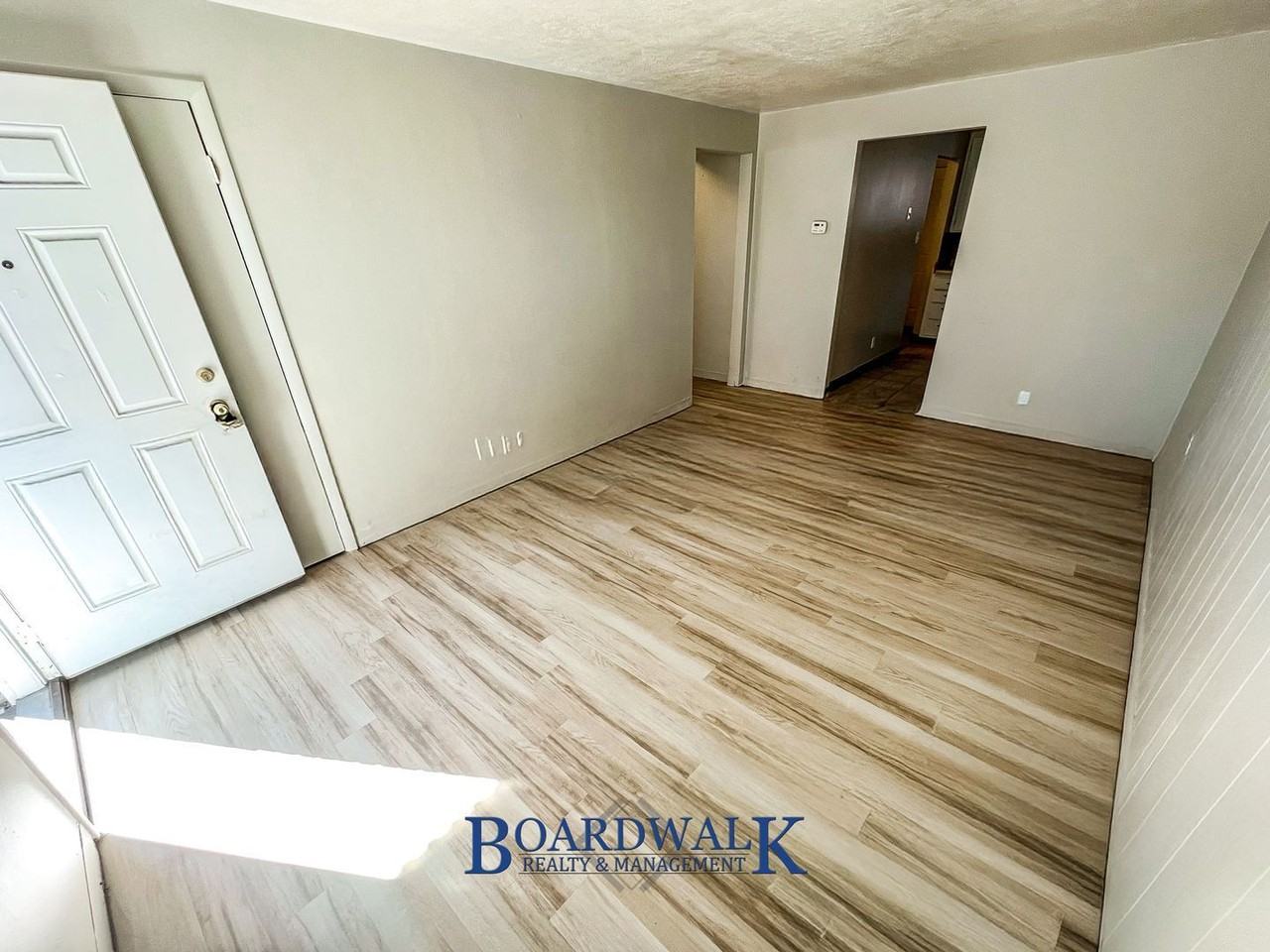 3660 S 3325 W - Photo 5 of 25