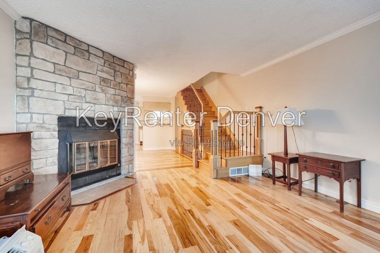 9555 W Coal Mine Ave #A - Photo 2 of 12