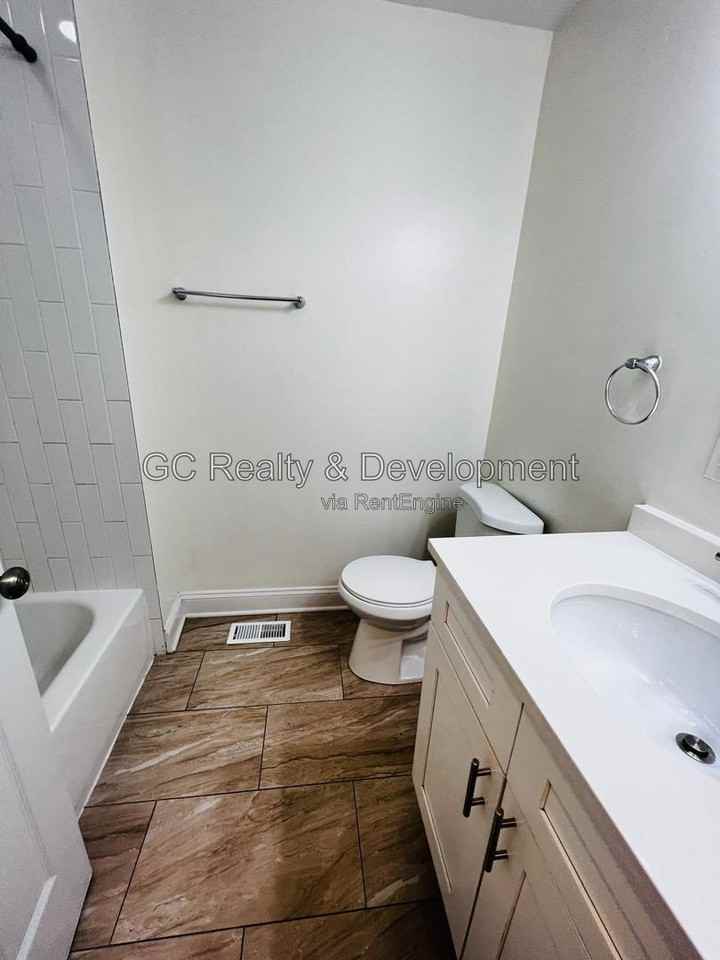 3739 W Shakespeare Ave #1 - Photo 5 of 16